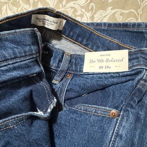 Abercrombie & Fitch High Rise '90s Relaxed Jeans